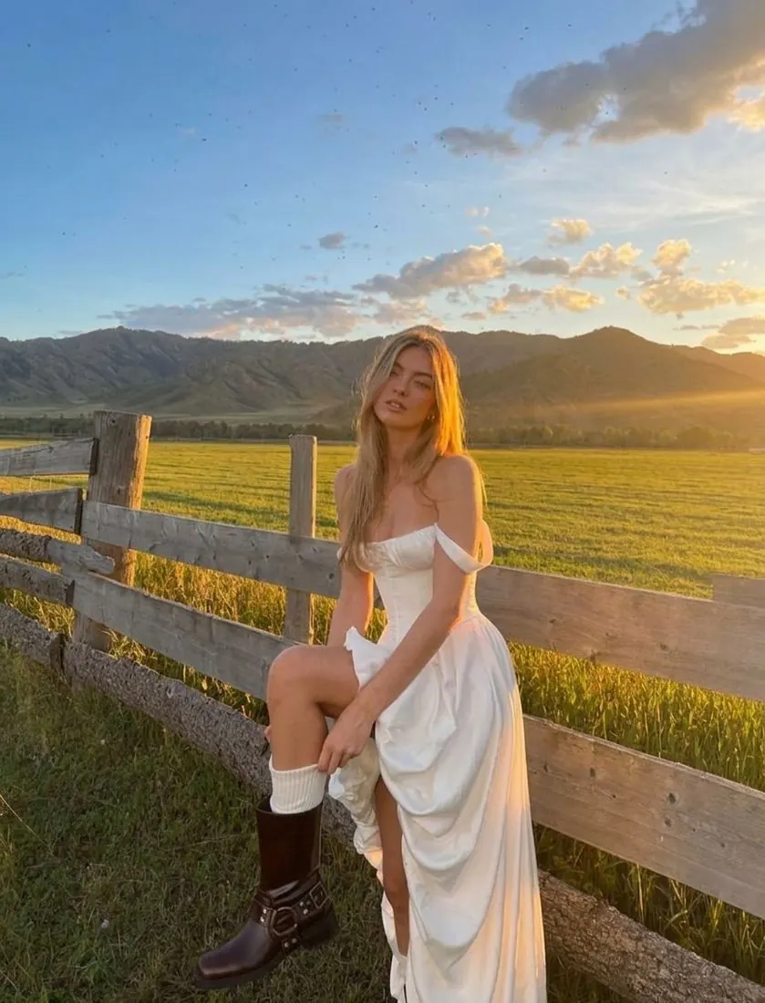 Golden hour Aestie look